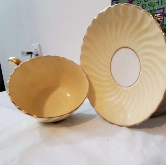 Vintage Aynsley Bone China Tea Cup & Saucer - Picture 4 of 4